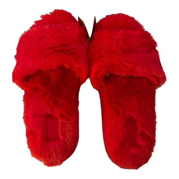 VS PINK Faux Fur Slippers Red Various Sizes - Picture 2 of 3